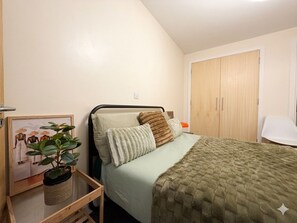 2 Schlafzimmer, Bügeleisen/Bügelbrett, kostenloses WLAN, Bettwäsche