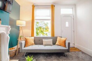 Smart TV - Blue Lagoon Retreat Escape | Free Parking | 16PPL (Sheffield)
