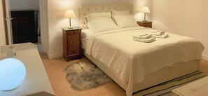 3 bedrooms, desk, iron/ironing board, travel cot - Nice stoned house with garden between Saint Malo & Mont Saint Michel (Baguer-Morvan)