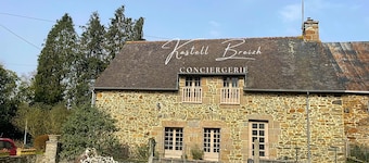 Nice stoned house with garden between Saint Malo & Mont Saint Michel