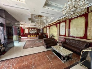 Lobby - CLIFTON INTERNATIONAL HOTEL (Road)
