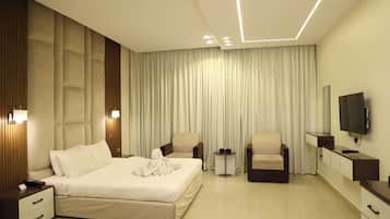 Executive Double Room, Mountain View | Premium bedding, down comforters, in-room safe, soundproofing