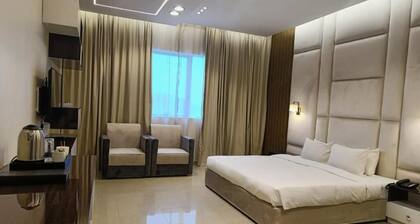 Clifton International Hotel