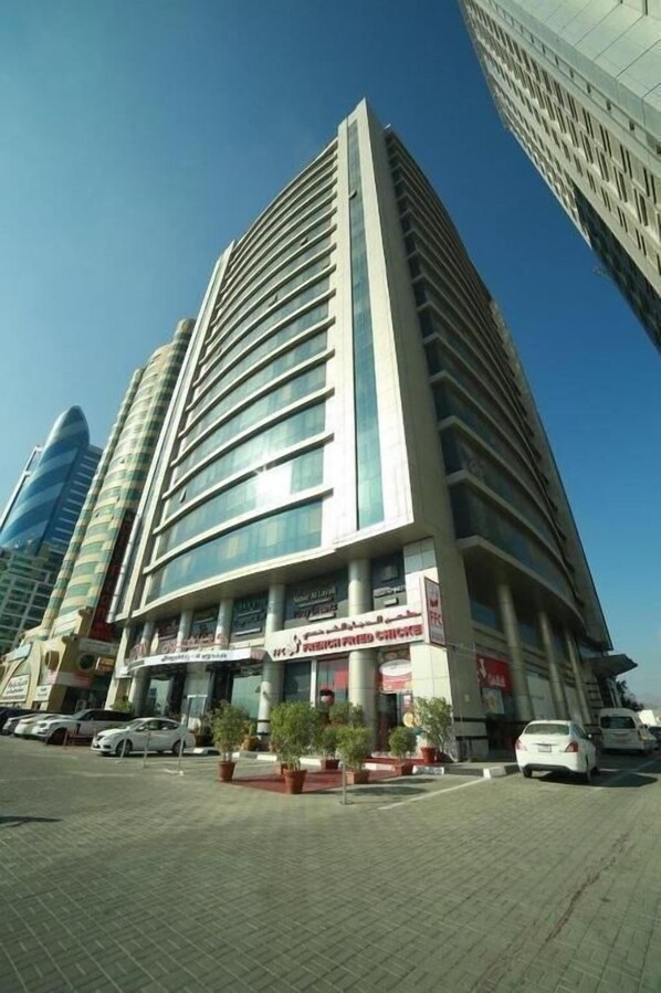 Exterior - CLIFTON INTERNATIONAL HOTEL (Road)