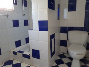 Bathroom - Vrbo Property (Ginasservis)