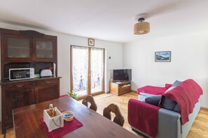 Living area - Vrbo Property (Sasso)