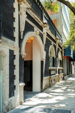 Exterior detail - Style and comfort in Roma Norte (Mexico City)