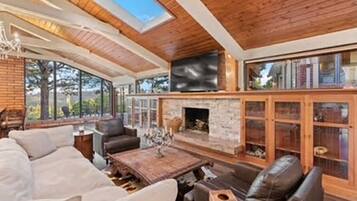 Smart TV, fireplace, video games, DVD player