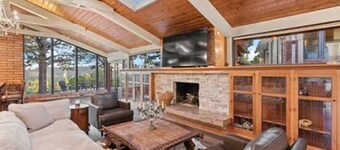 Mountain Top Luxury Hot Tub Sauna Views Close to Red Rocks Amphitheater 