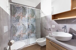 Departamento, 2 habitaciones, balcón | Baño