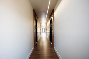 Interior - Brayden Tower Suite #08 Luxury 2 bedroom Suite (Lawton)