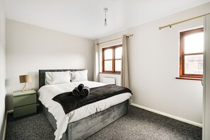 2 bedrooms, free WiFi - Apartment Sleeps 5 With Garden (London)