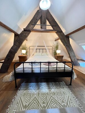 2 bedrooms, bed sheets