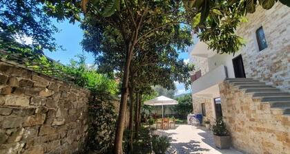 Xho's Forest Guest House
