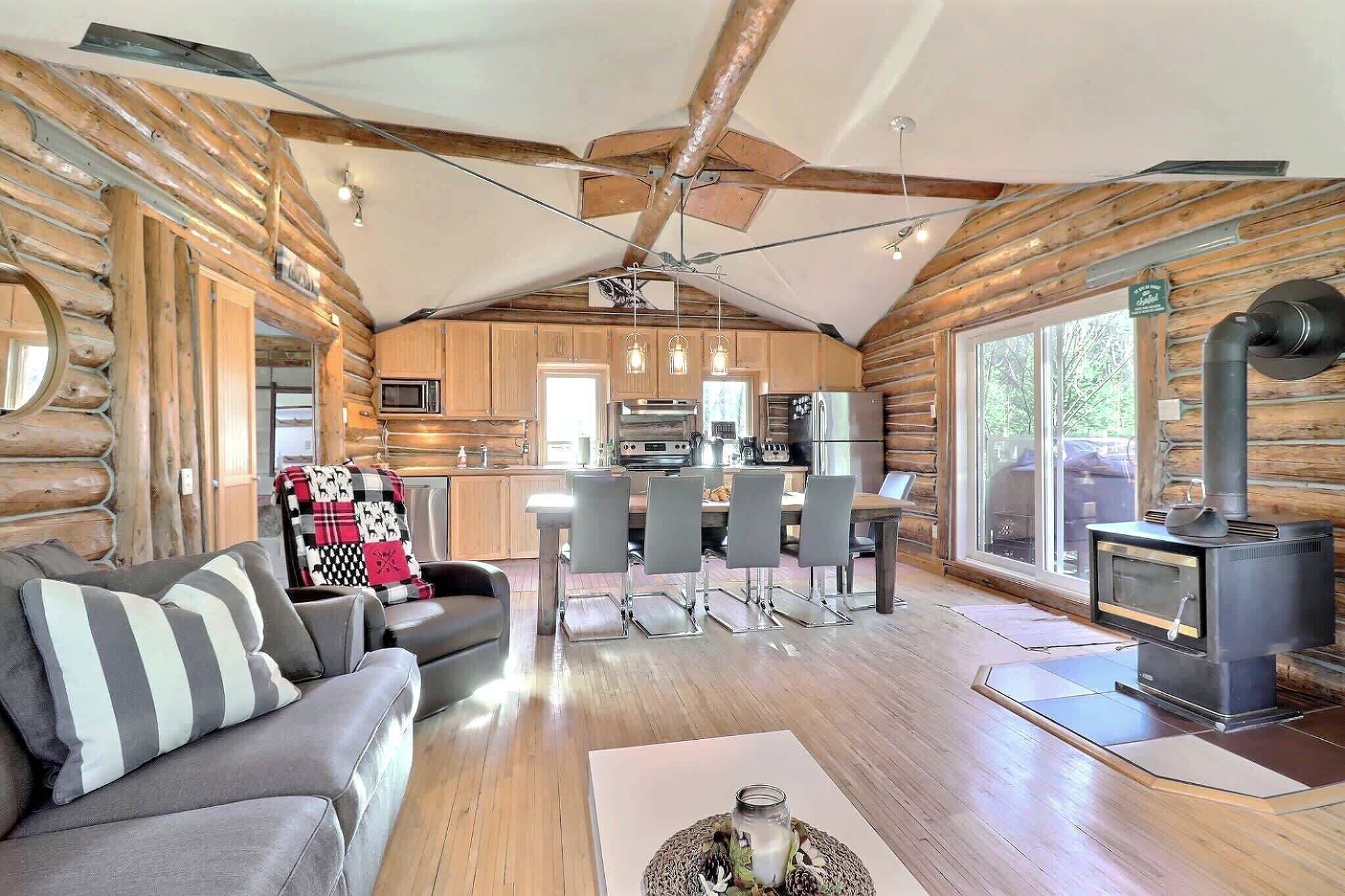 TV, fireplace, stereo