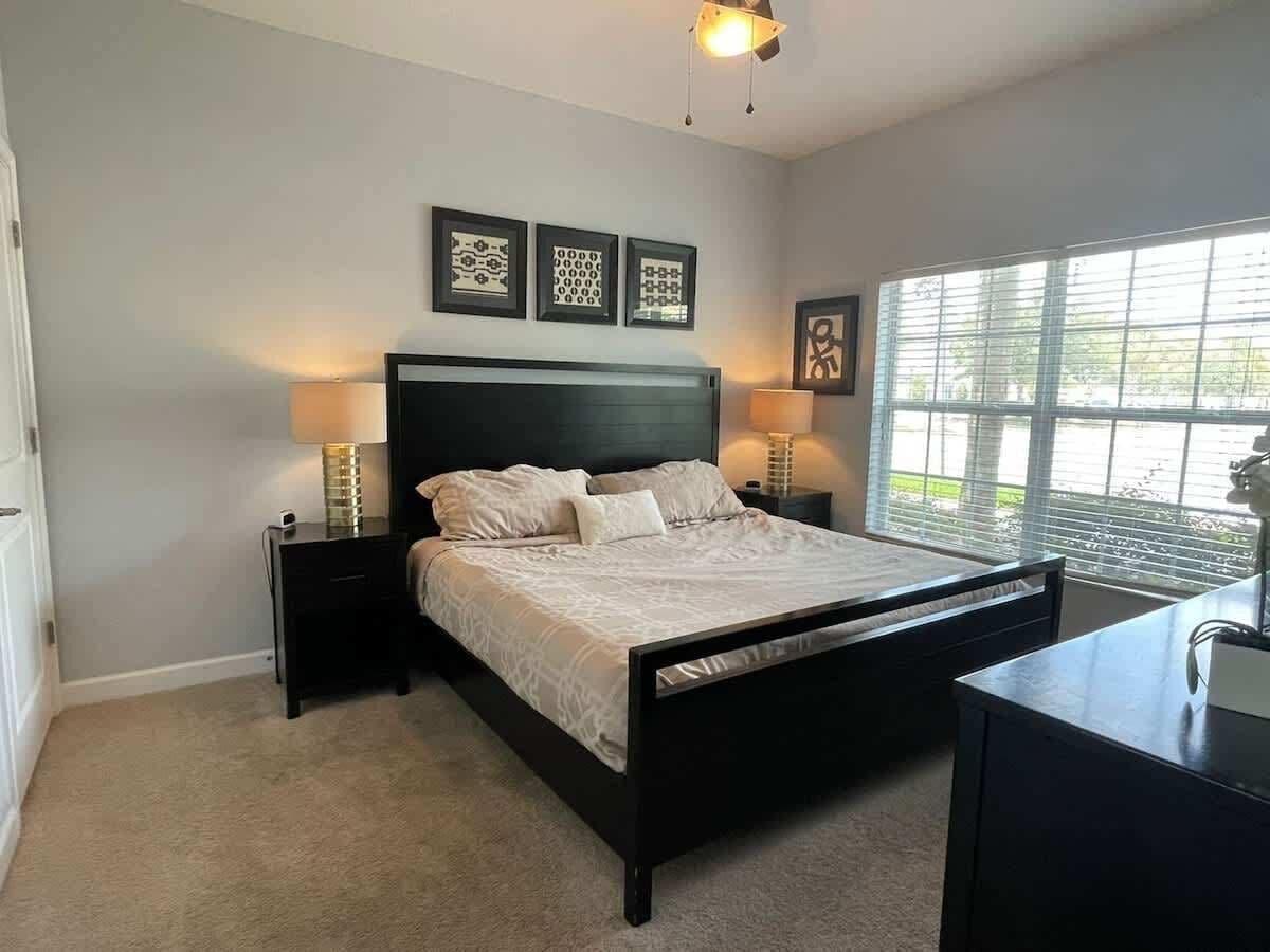 4 bedrooms, desk, iron/ironing board, travel crib