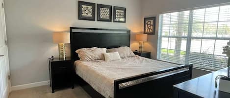 4 bedrooms, desk, iron/ironing board, travel crib