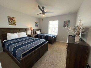 4 bedrooms, desk, iron/ironing board, travel cot - Storey Lake 4BR Retreat, Private Pool, Sleeps 10 (Kissimmee)