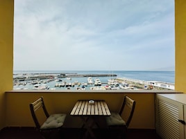 Apartamento, sacada, vista para o mar | Vista para a água