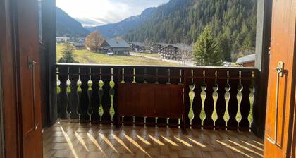 « Duplex à Chùtel - Vue montagne » avec balcon, garage et Wi-Fi