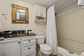 Bathroom - SandCastle - Entertainment District - Near Beach (South Padre Island)