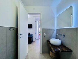 Habitación estándar doble | Baño | Bidé