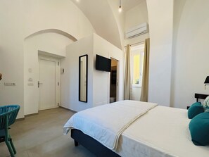 Double Room - Palazzo Bougainvillea by Ritardo Aereo (Meta)