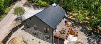 Spacious 4-bedroom cottage near Turkey Run State Park