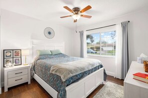 Ferienhaus, Mehrere Betten, Poolzugang, Poolblick (6398 Woodland Blvd) | 3 Schlafzimmer, individuell dekoriert, individuell eingerichtet