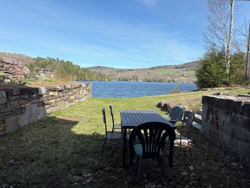 Harvey Lake 3BR Garden Apartment-Lakefront-Private Dock-Fireplace -Full Kitchen