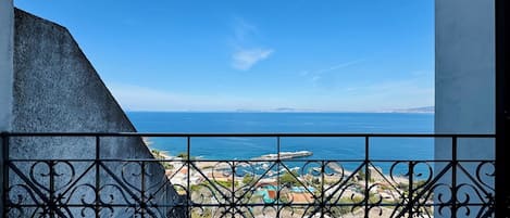 Villa, Meerblick | Blick auf das Wasser