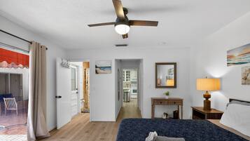 3 slaapkamers, een strijkplank/strijkijzer, wifi, beddengoed