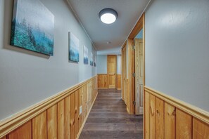 Interior - Mt LeConte Views! Chalet Village Condo 3 Miles to Downtown + Pools & Hot Tubs (Gatlinburg)