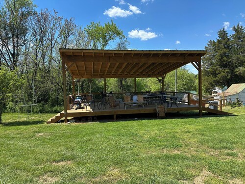 Located in beautiful Lynch Station Va this property offers an amazing escape.