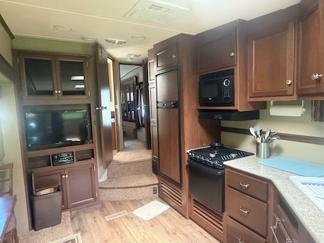 Fridge, microwave, oven, stovetop. Located in beautiful Lynch Station Va this property offers an amazing escape.