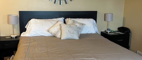 4 bedrooms, iron/ironing board, WiFi, bed sheets