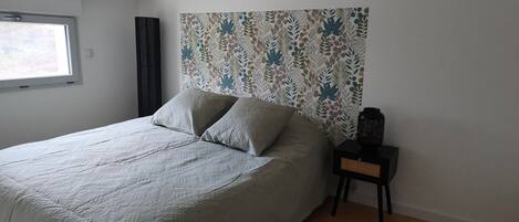 2 bedrooms, WiFi, bed sheets