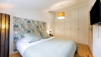2 bedrooms, WiFi, bed sheets