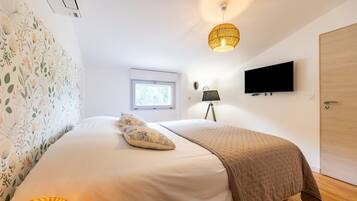 2 bedrooms, WiFi, bed sheets