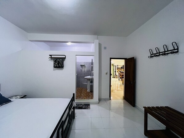 3 bedrooms, WiFi, bed sheets