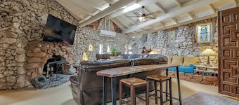 Tucson Bottle House - Both Main and Guest Houses - New Listing Discounts!
