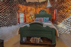 5 habitaciones, tabla de planchar con plancha y cuna de viaje