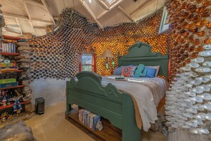 Room - Tucson Bottle House - Guest House - New Listing Discounts! (Tucson)