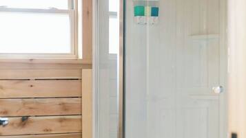 Bruser, håndklæder, Toiletpapir