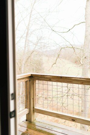 Interior - The Cumberland Collective - Treehouse Cumberland river boat ramp (Burkesville)