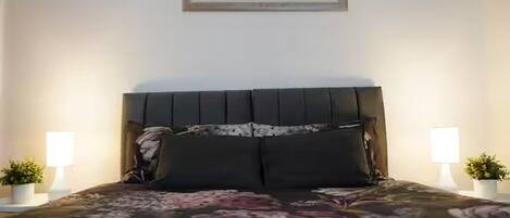 2 chambres, fer et planche Ă repasser, accĂšs au Wi-Fi (inclus)