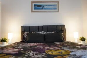 2 chambres, fer et planche à repasser, accès au Wi-Fi (inclus)