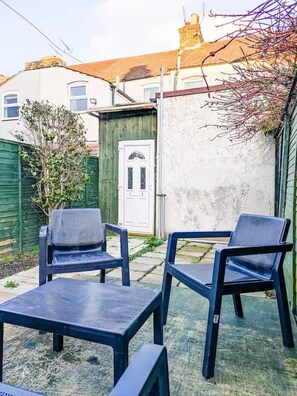 Terrace/patio - Sleeps 6 - Parking - Garden - Wifi - Bbq (Gravesend)