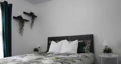 Sleeps 6 - Parking - Garden - Wifi - Bbq