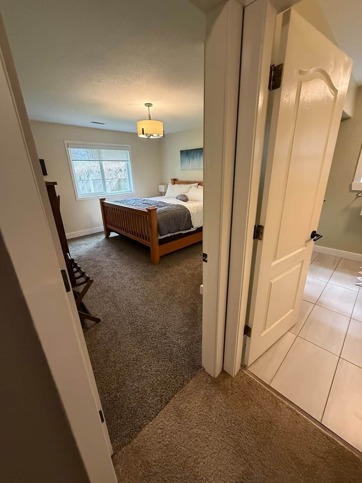2 Schlafzimmer, Schreibtisch, Bügeleisen/Bügelbrett, kostenloses WLAN